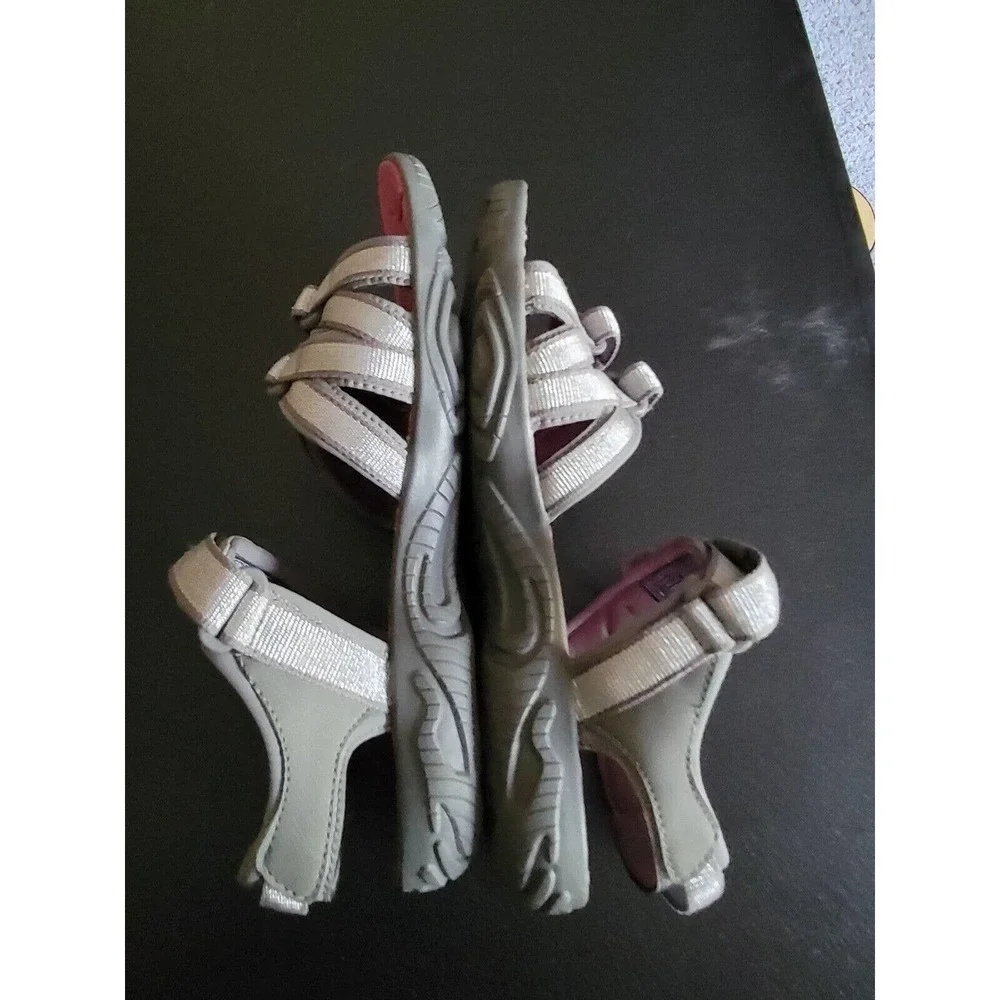 Teva Tirra Girls Sporty Strappy Sandals, Big Girl Size 4 Silver Pink Adjustable